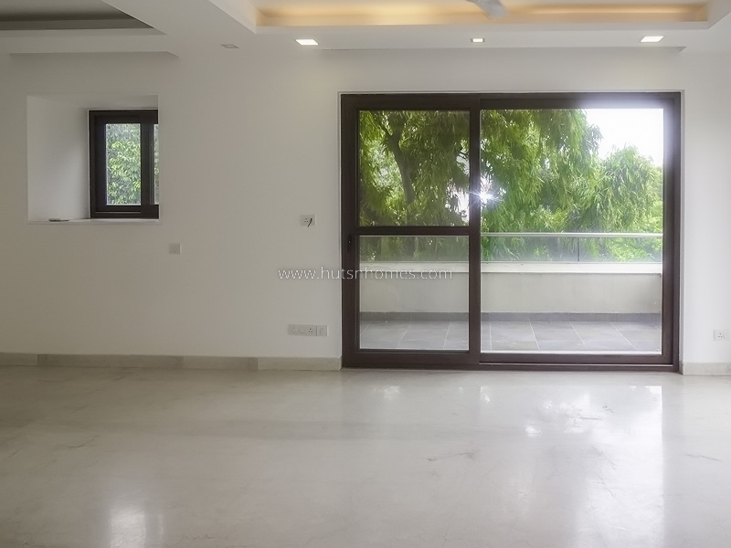 3 BHK Flat For Sale in Defence Colony