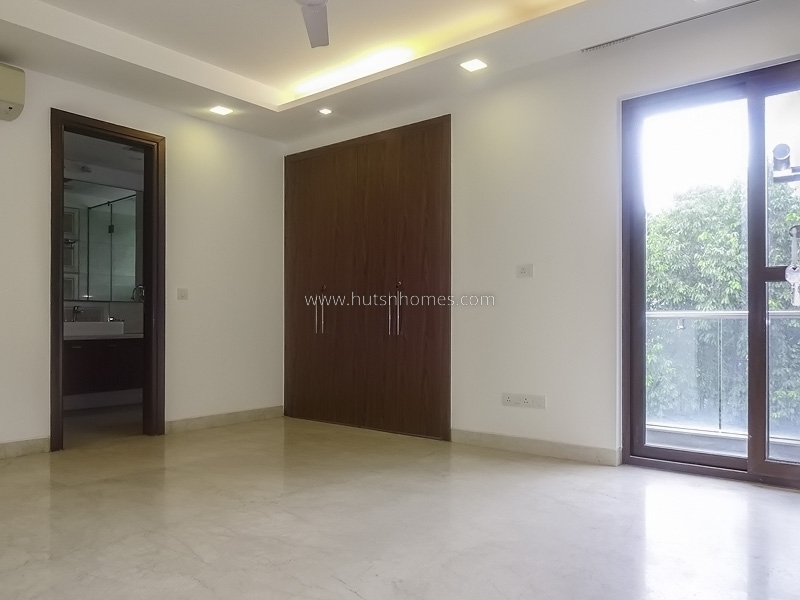 3 BHK Flat For Sale in Defence Colony
