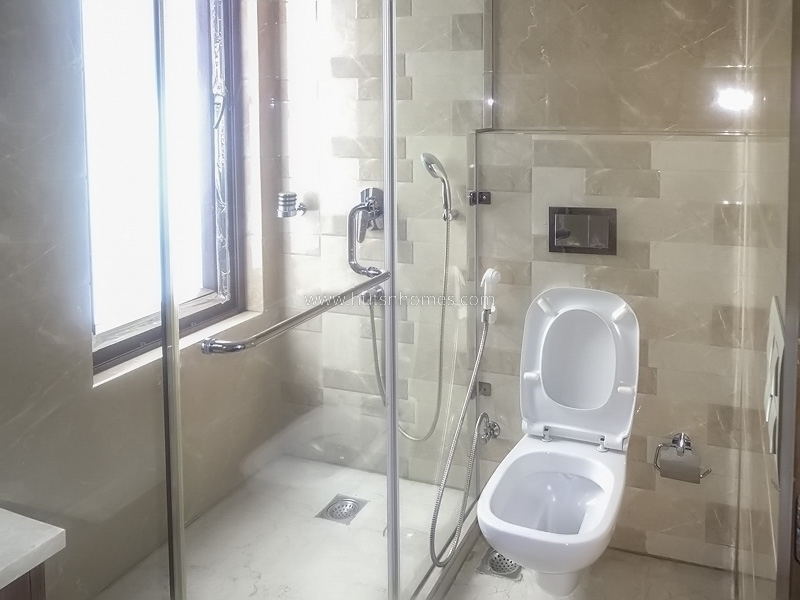 3 BHK Flat For Sale in Defence Colony