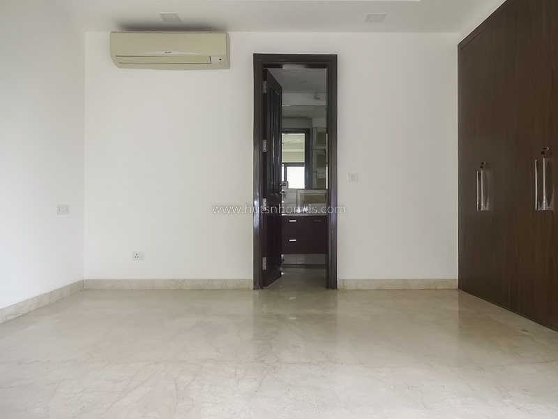 3 BHK Flat For Sale in Defence Colony