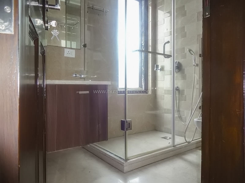 3 BHK Flat For Sale in Defence Colony