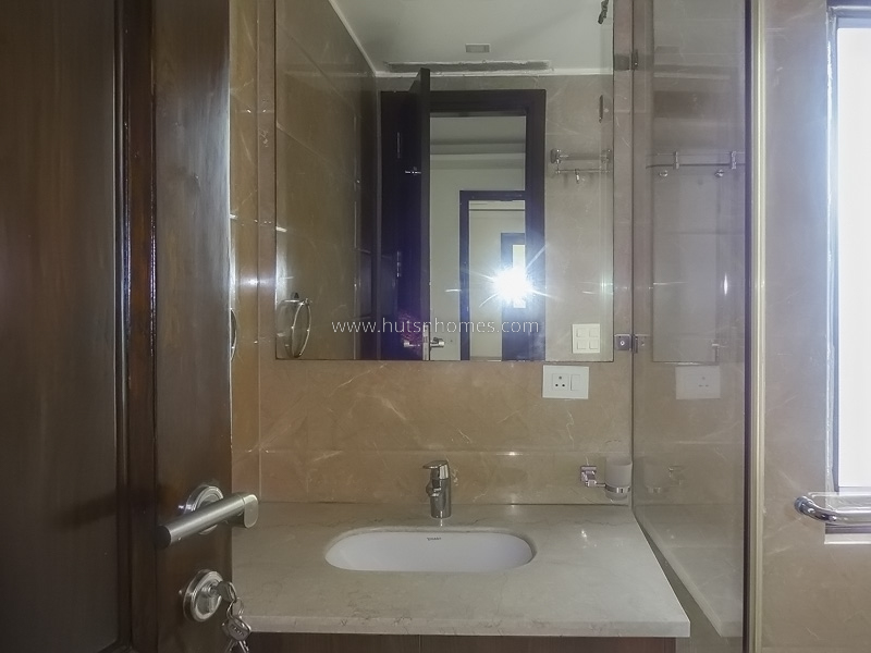 3 BHK Flat For Sale in Defence Colony