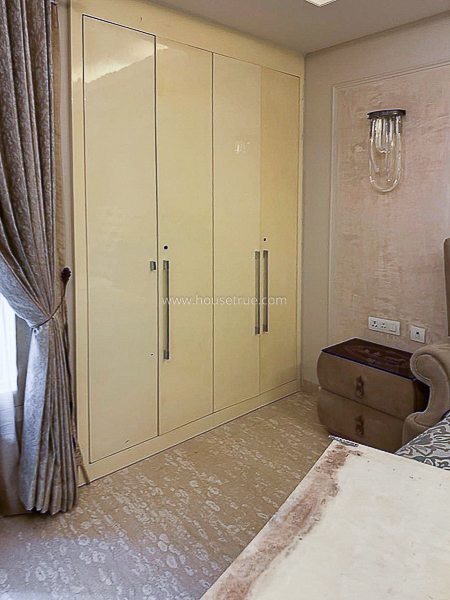 4 BHK Duplex For Rent in Defence Colony