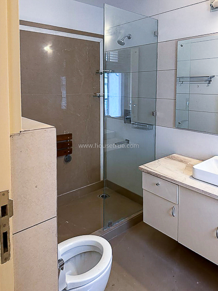 4 BHK Duplex For Rent in Defence Colony