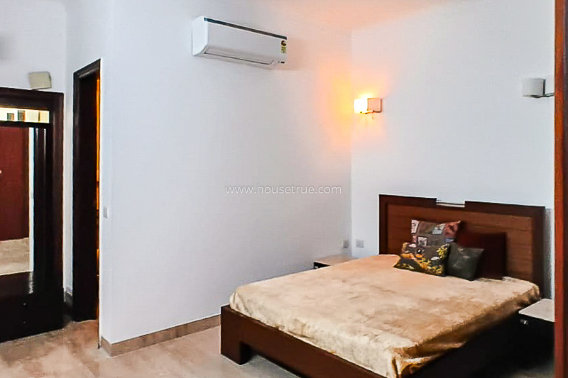 3 BHK Flat For Rent in Defence Colony