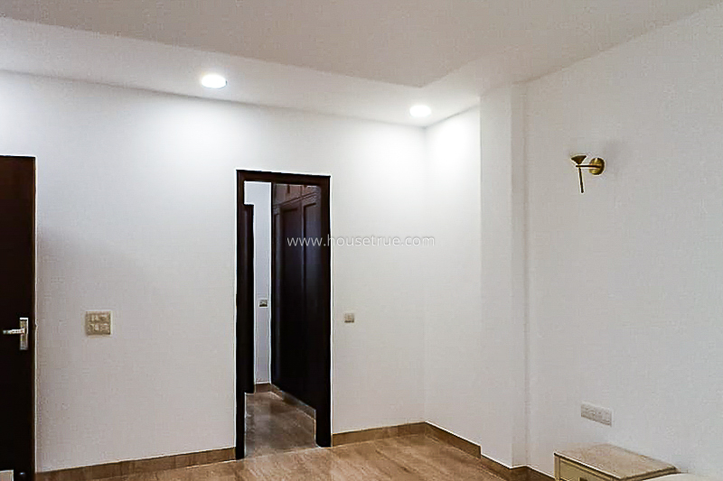 3 BHK Flat For Rent in Defence Colony