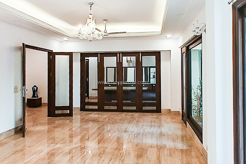 3 BHK Flat For Rent in Defence Colony