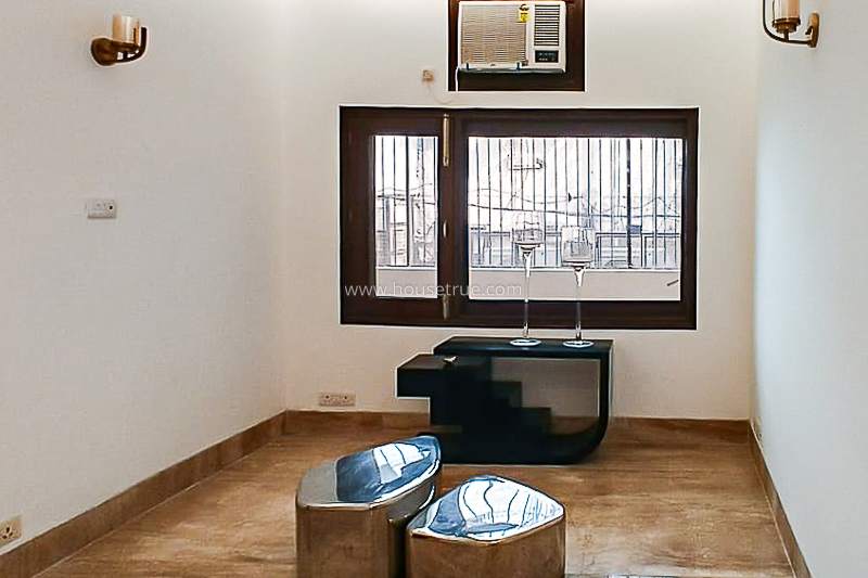 3 BHK Flat For Rent in Defence Colony