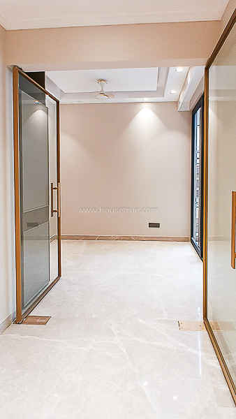 3 BHK Flat For Rent in Defence Colony