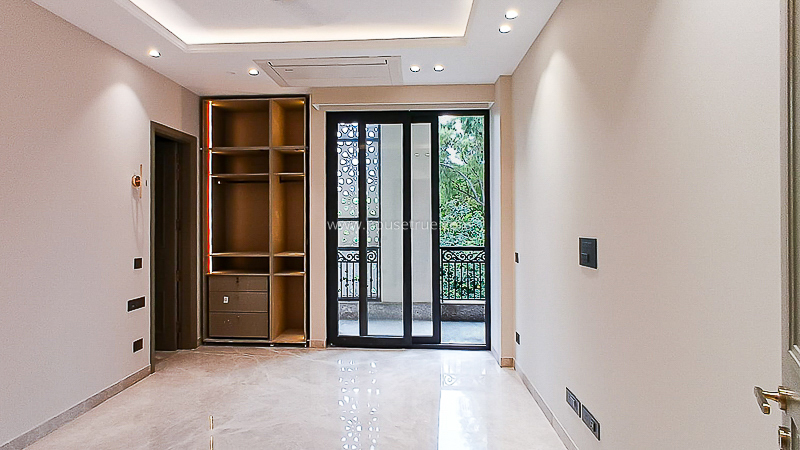 3 BHK Flat For Rent in Defence Colony