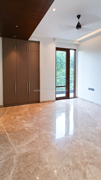 4 BHK Flat For Rent in Defence Colony