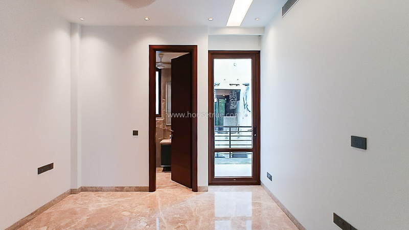 4 BHK Flat For Rent in Defence Colony