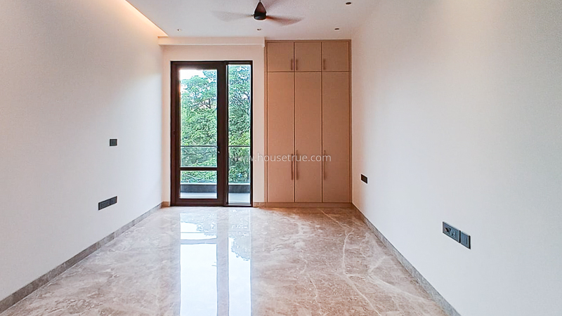 4 BHK Flat For Rent in Defence Colony