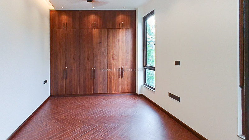 4 BHK Flat For Rent in Defence Colony