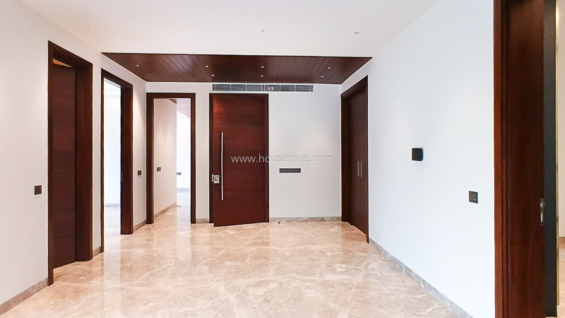 4 BHK Flat For Rent in Defence Colony