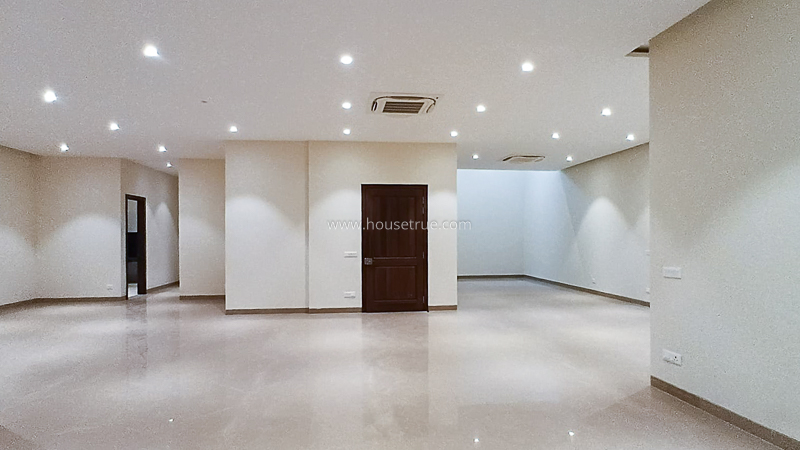 3 BHK Flat For Rent in Defence Colony