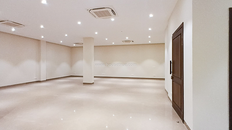 3 BHK Flat For Rent in Defence Colony