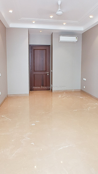 3 BHK Flat For Rent in Defence Colony