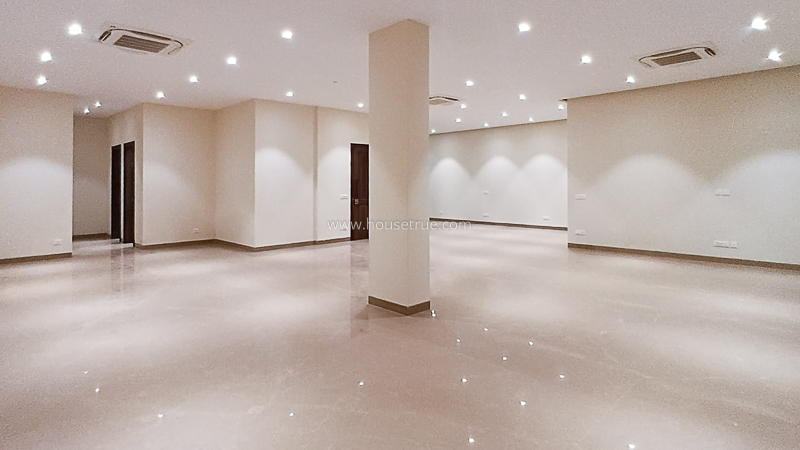 3 BHK Flat For Rent in Defence Colony