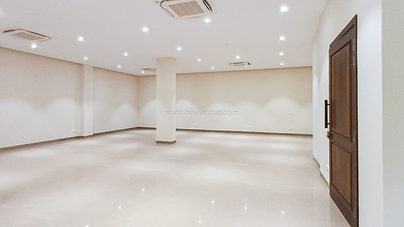 3 BHK Flat For Rent in Defence Colony