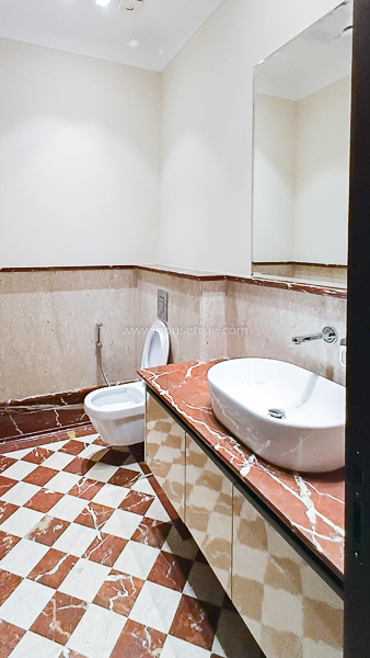 3 BHK Flat For Rent in Defence Colony