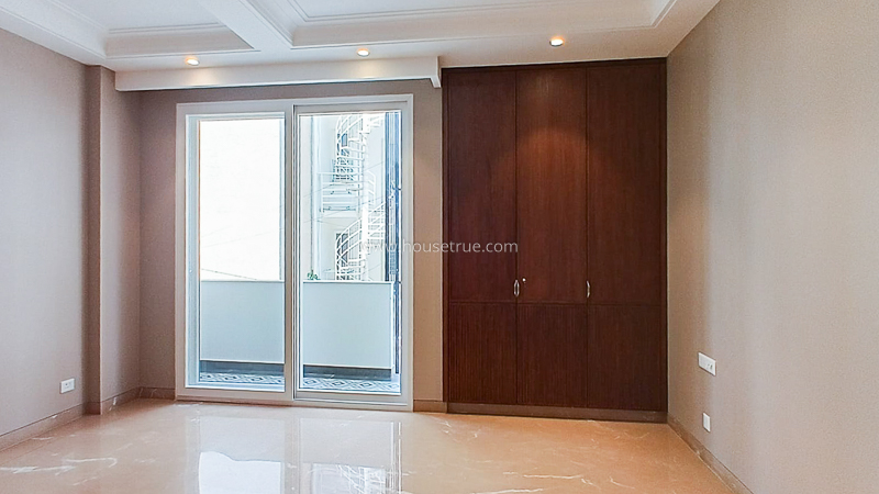 3 BHK Flat For Rent in Defence Colony