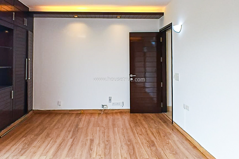 3 BHK Flat For Rent in Defence Colony