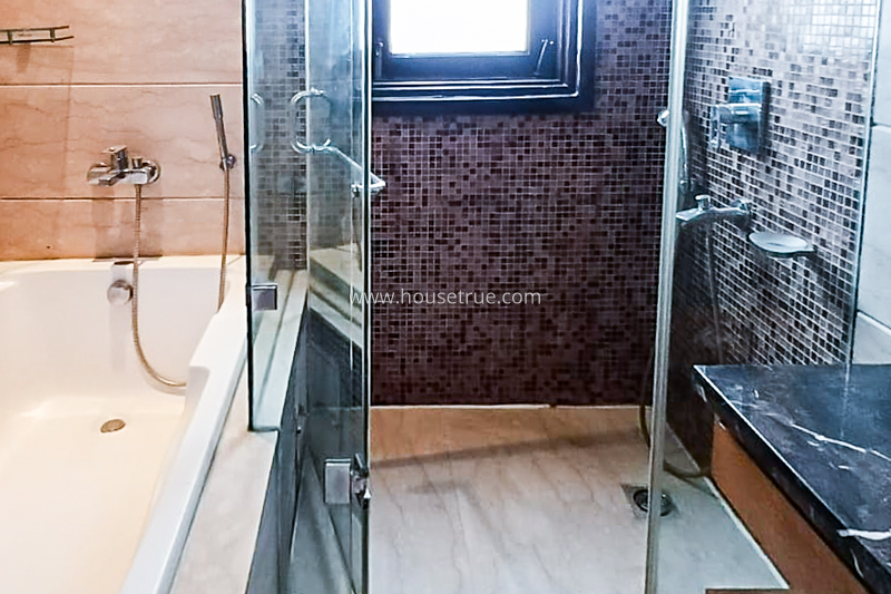 3 BHK Flat For Rent in Defence Colony