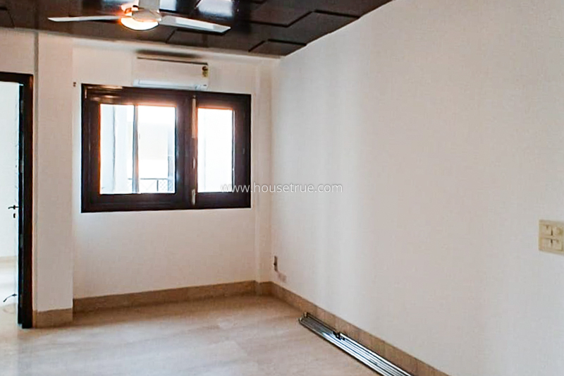 3 BHK Flat For Rent in Defence Colony