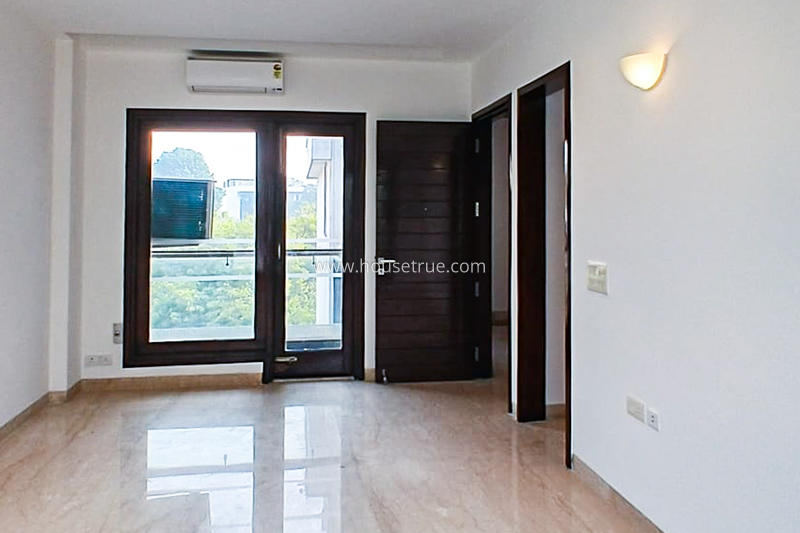 3 BHK Flat For Rent in Defence Colony