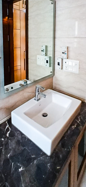 3 BHK Flat For Rent in Defence Colony