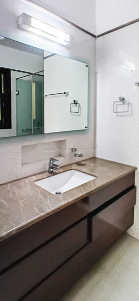 3 BHK Flat For Rent in Defence Colony