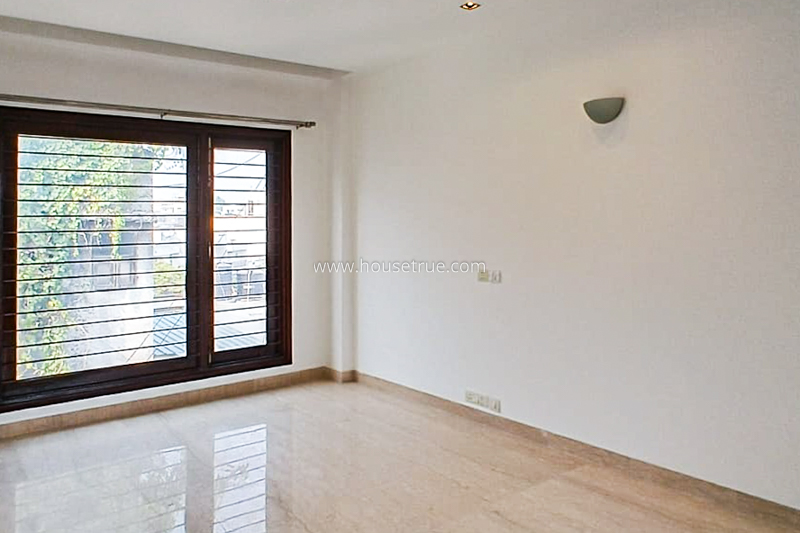 3 BHK Flat For Rent in Defence Colony