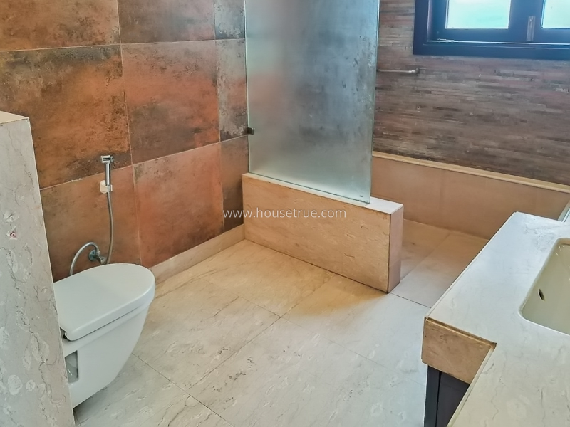 4 BHK Flat For Rent in Anand Lok