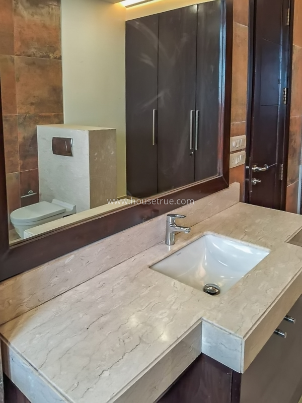 4 BHK Flat For Rent in Anand Lok