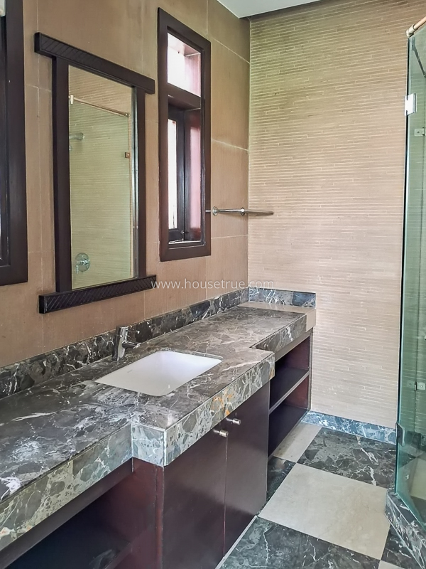 4 BHK Flat For Rent in Anand Lok