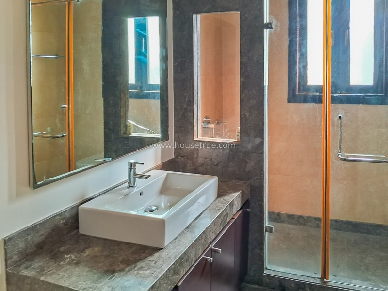 4 BHK Flat For Rent in Anand Lok