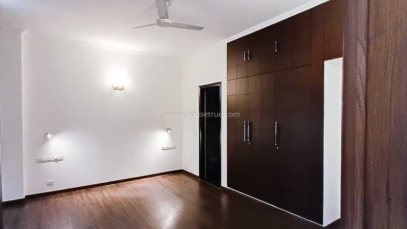 3 BHK Duplex For Rent in Defence Colony