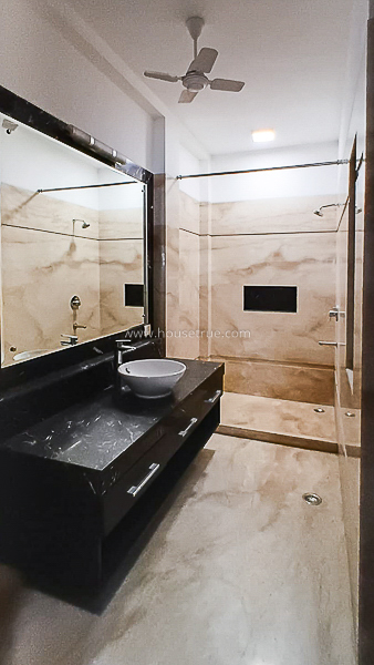 3 BHK Duplex For Rent in Defence Colony