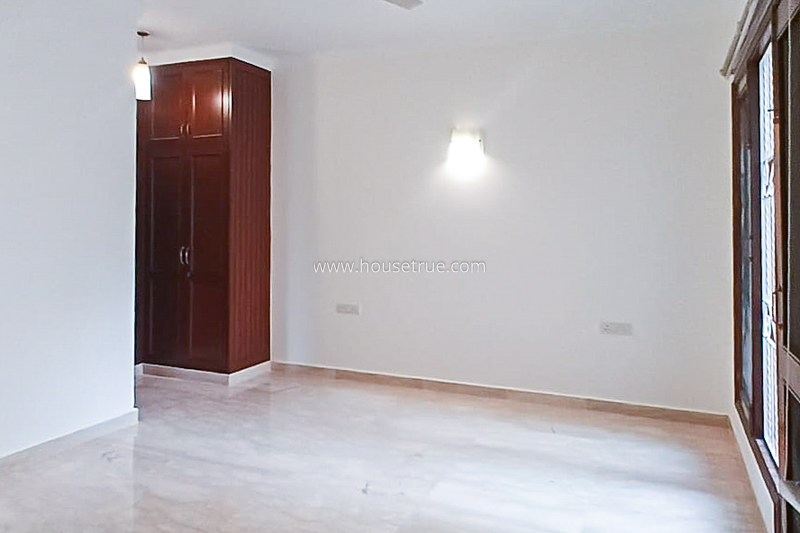 3 BHK Flat For Rent in Defence Colony