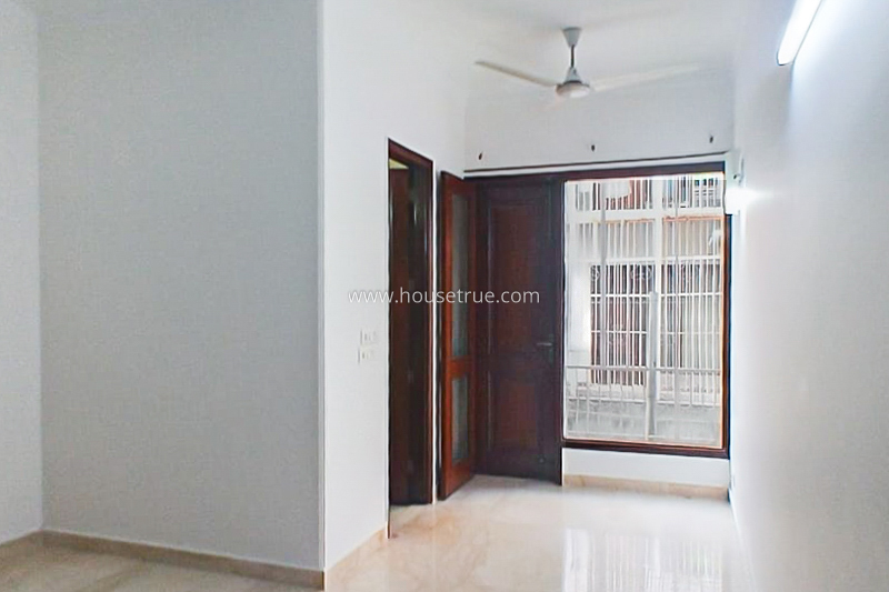 3 BHK Flat For Rent in Defence Colony