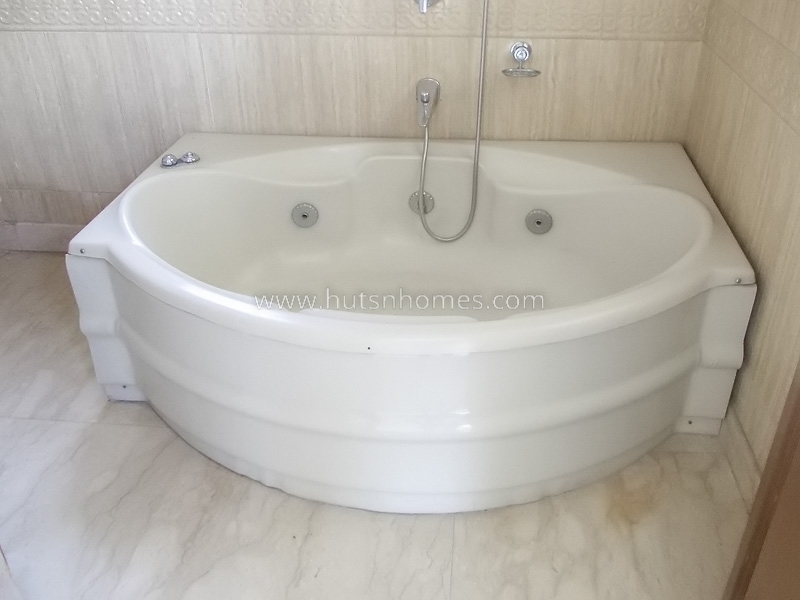 3 BHK Flat For Rent in Defence Colony