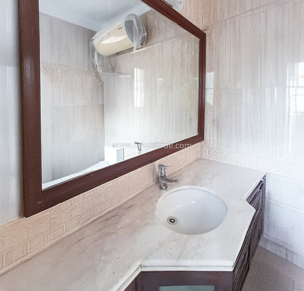 3 BHK Flat For Rent in Defence Colony