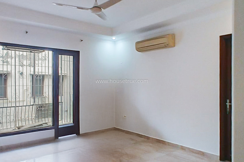3 BHK Flat For Rent in Defence Colony