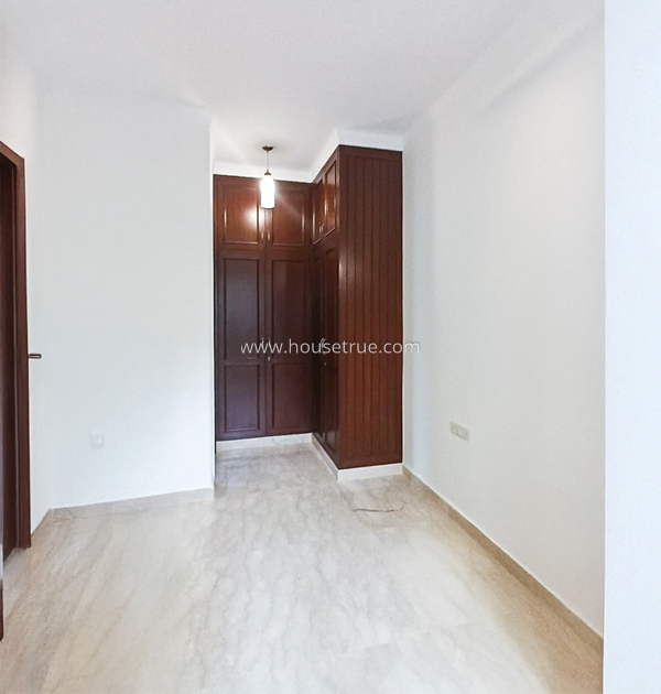 3 BHK Flat For Rent in Defence Colony
