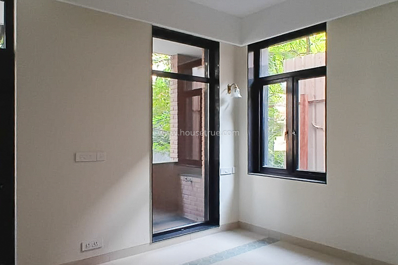 3 BHK Flat For Rent in Defence Colony