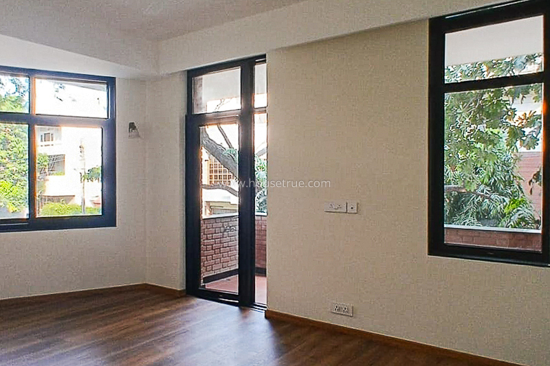 3 BHK Flat For Rent in Defence Colony