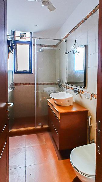 1 BHK Flat For Rent in Defence Colony