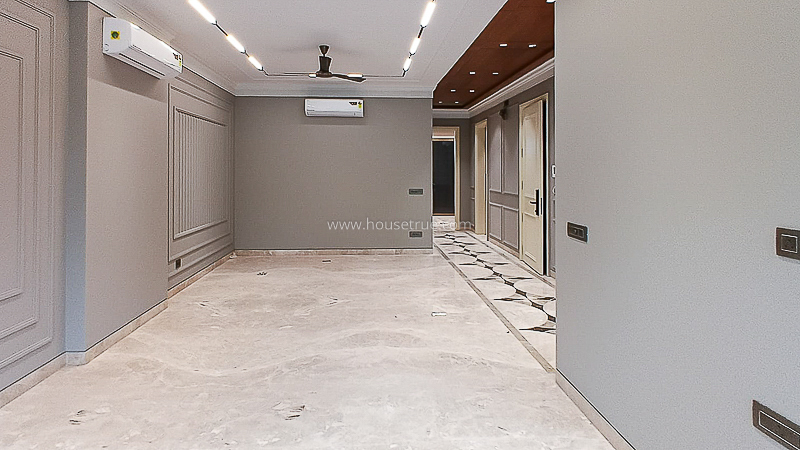 3 BHK Flat For Rent in Defence Colony