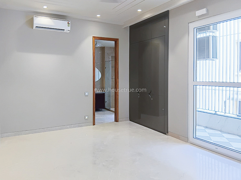3 BHK Flat For Rent in Defence Colony